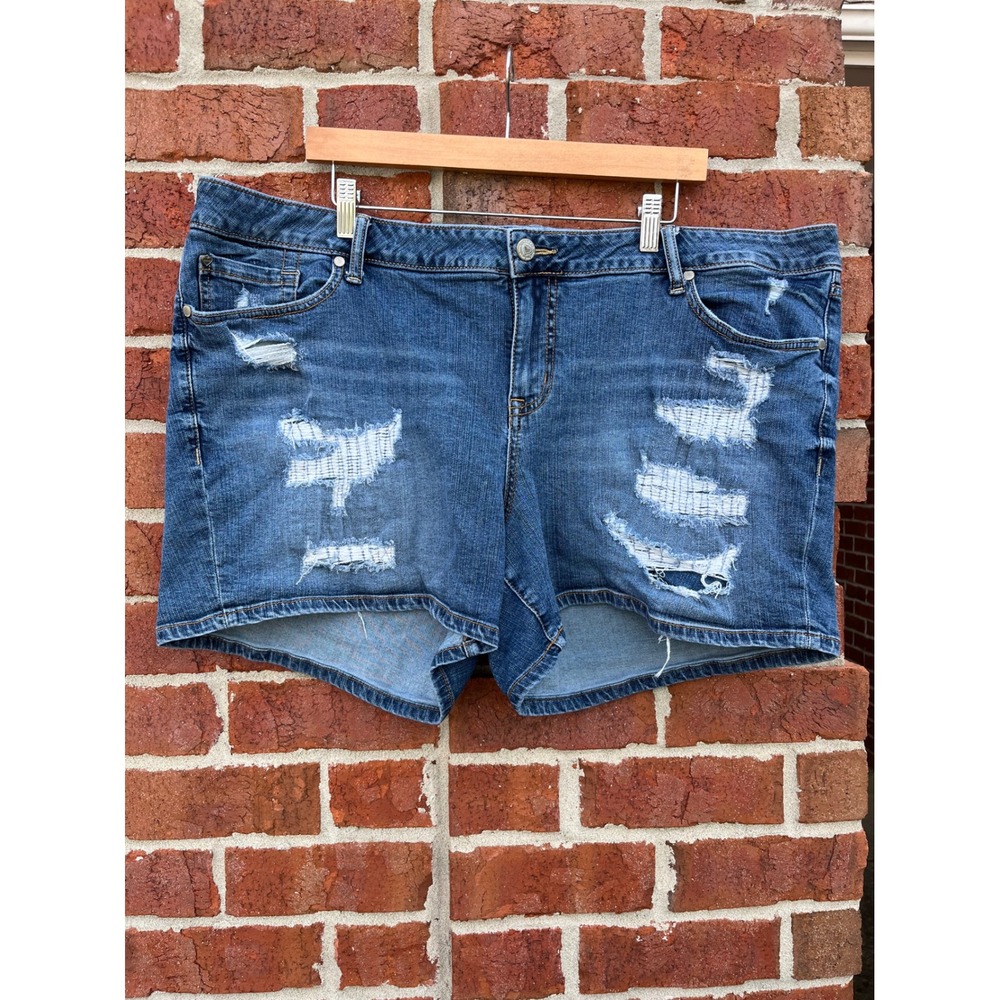 Torrid Womens Blue Distressed Denim Shorts Medium Wash Stretch Size 24